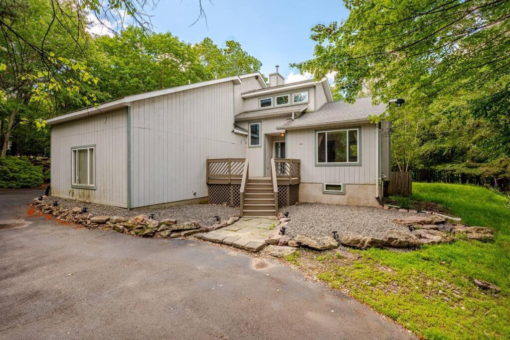 Woodland Retreat * Blakeslee